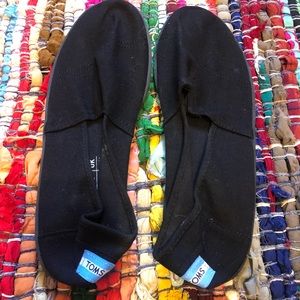 Brand new Toms